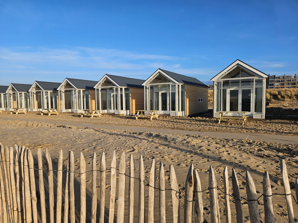 Strandhuisjes Katwijk in het voorjaar: rust, ruimte en zee